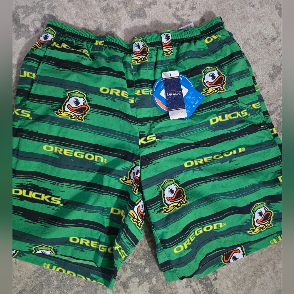 NWT Columbia Oregon Ducks Backcast Omni-Shade Swim Shorts Men's Size Medium